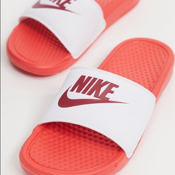 🖤 1 SIZE 5 LEFT! Nike Benassi Slides! BRAND NEW! - Picture 2 of 3